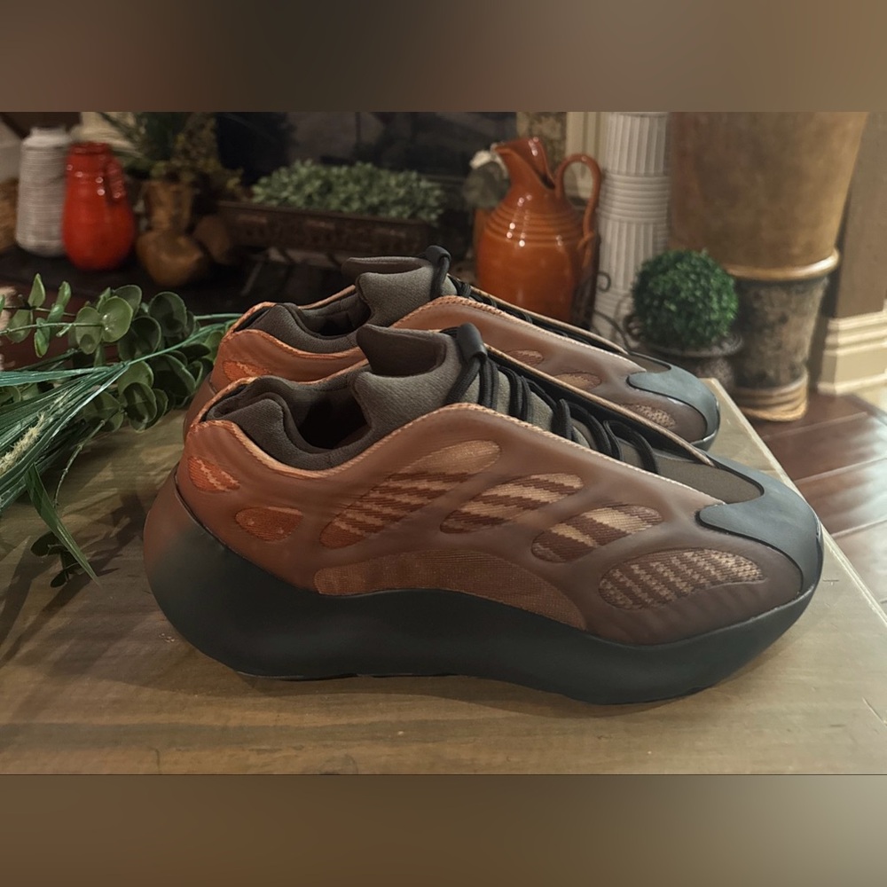 Size 9.5- adidas Yeezy 700 V3 Copper Fade.